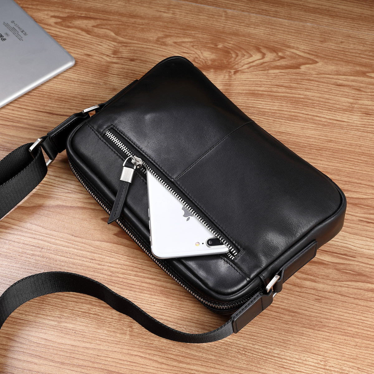 Men's First Layer Cowhide Leather Horizontal Business Men's Shoulder Bags