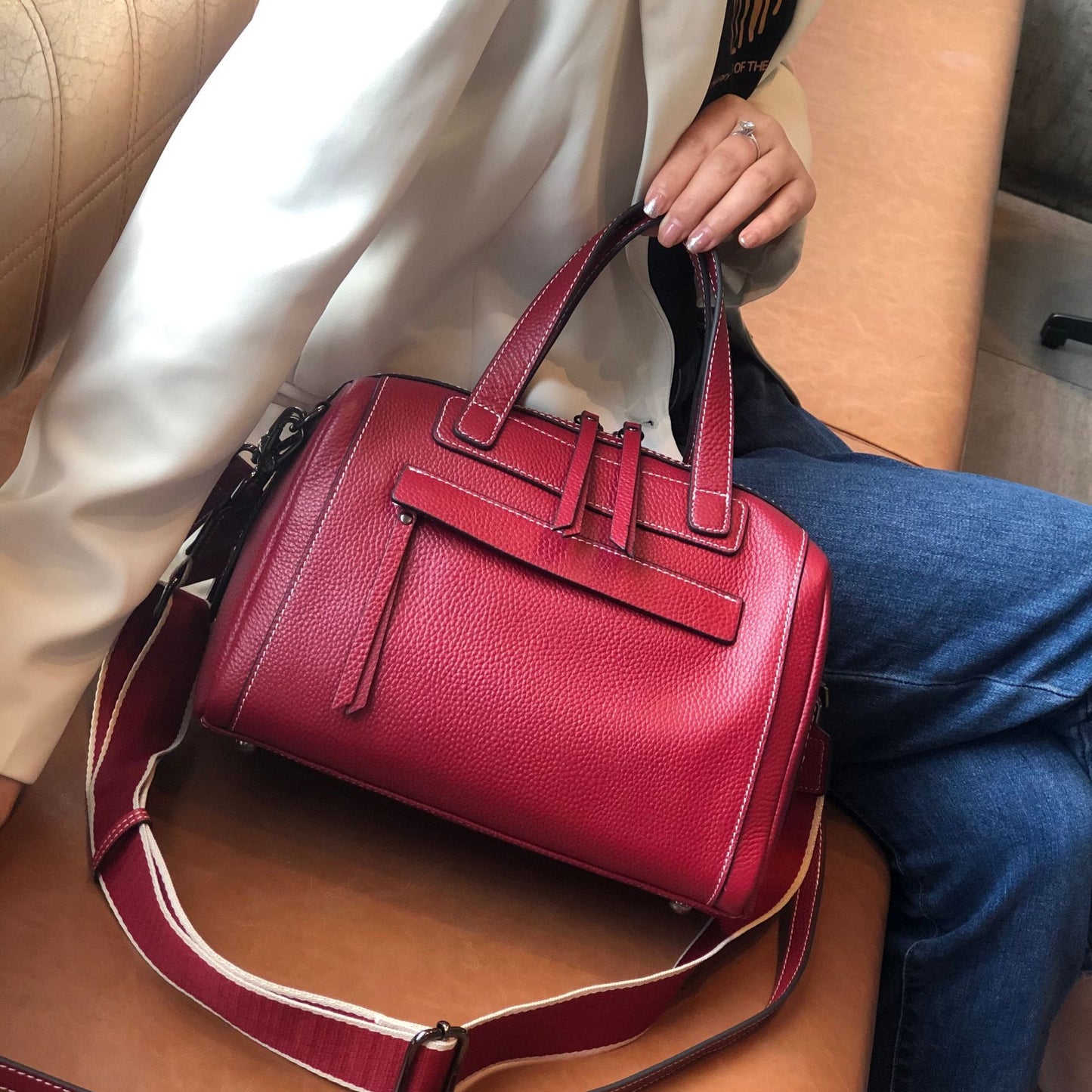 Women's Layer Leather Fashion Simple Pillow Commuter Shoulder Bags