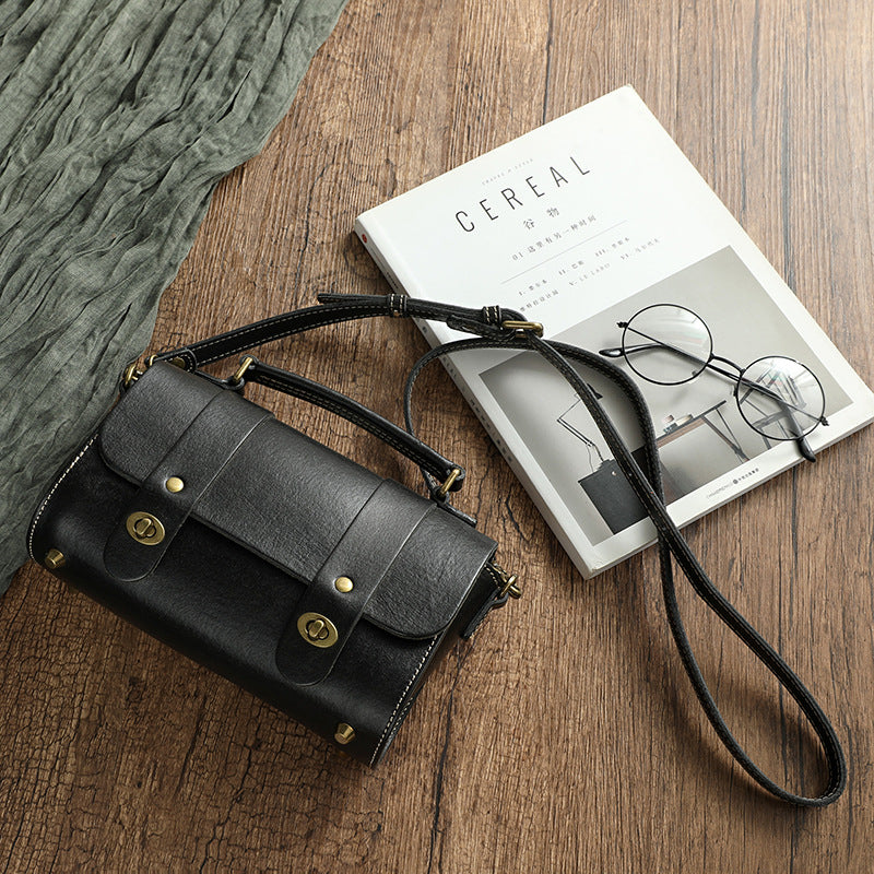 Women's Mountain Handmade Autumn Vegetable Tanning Leather Crossbody Bags