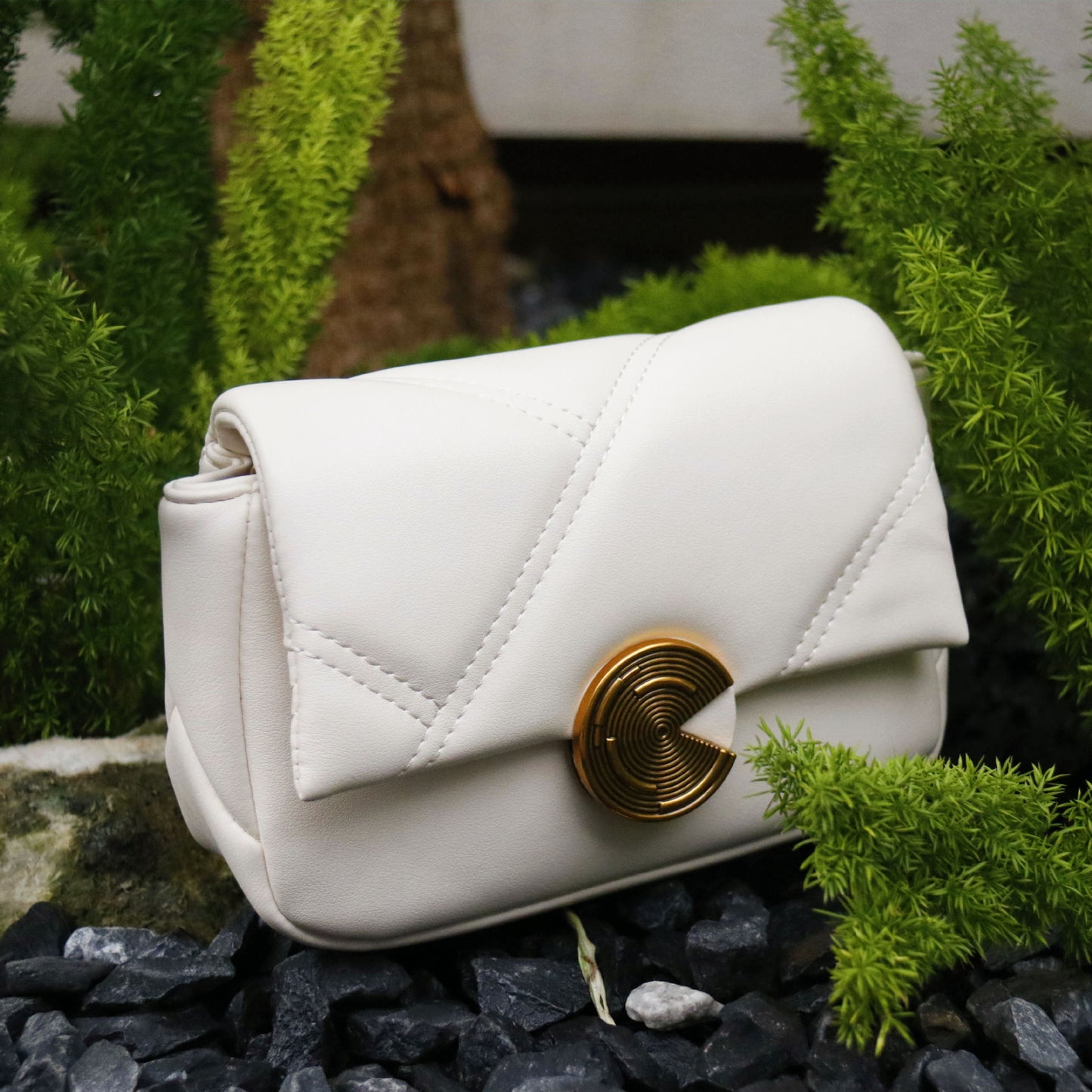 Women's Leather Rhombus Golden Balls Chain Mild Luxury Retro Fashion Shoulder Bags