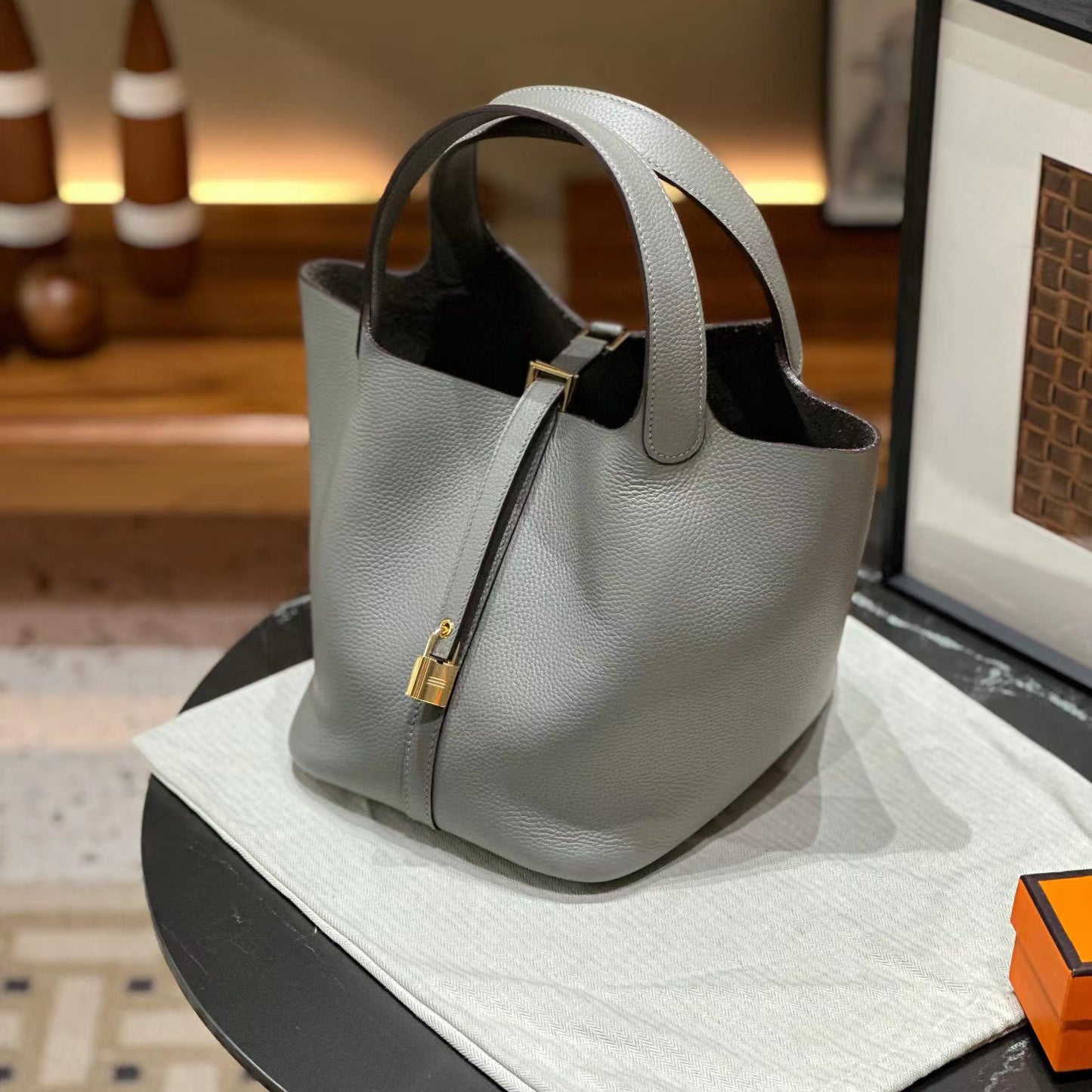 Women's Leather Litchi Pattern Hand Holding Handmade Handbags