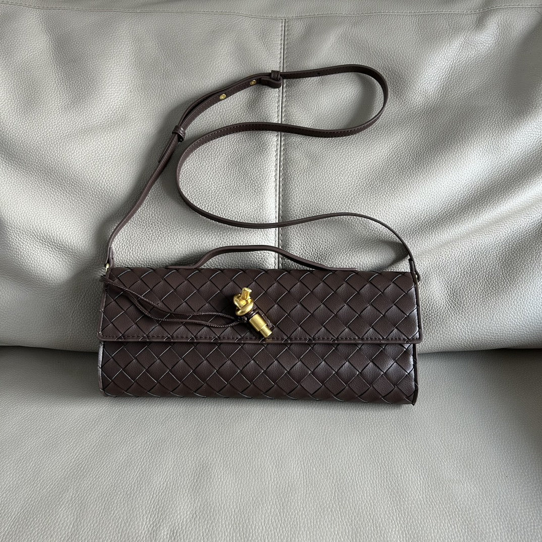 Women's French Stick Texture Hand-woven Hardware Fashion Handbags