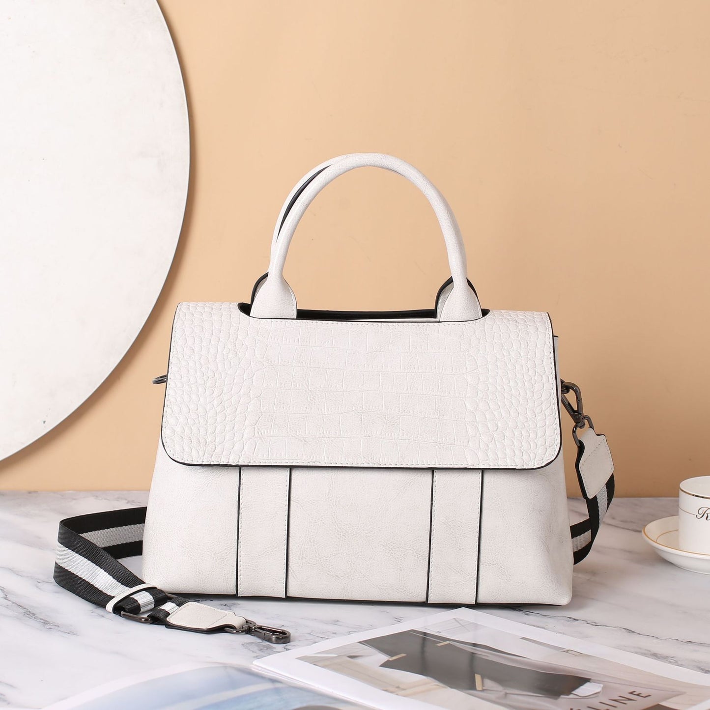 Women's Genuine Leather Fashionable Large Capacity Textured Handbags