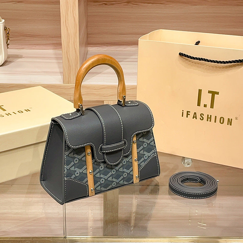 Women's Dog Teeth Saigon Wooden Saddle Poor Bags