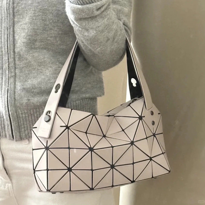 Women's Dumpling Underarm Design Geometric Diamond Pattern Handbags