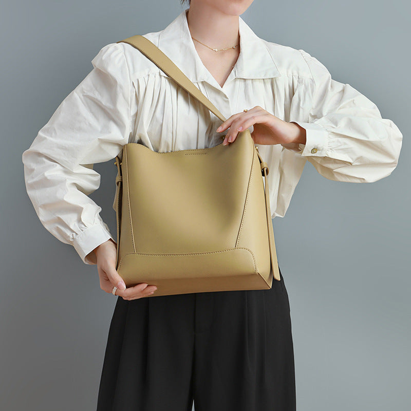 Women's Large Niche Genuine Leather Capacity Commuter Shoulder Bags
