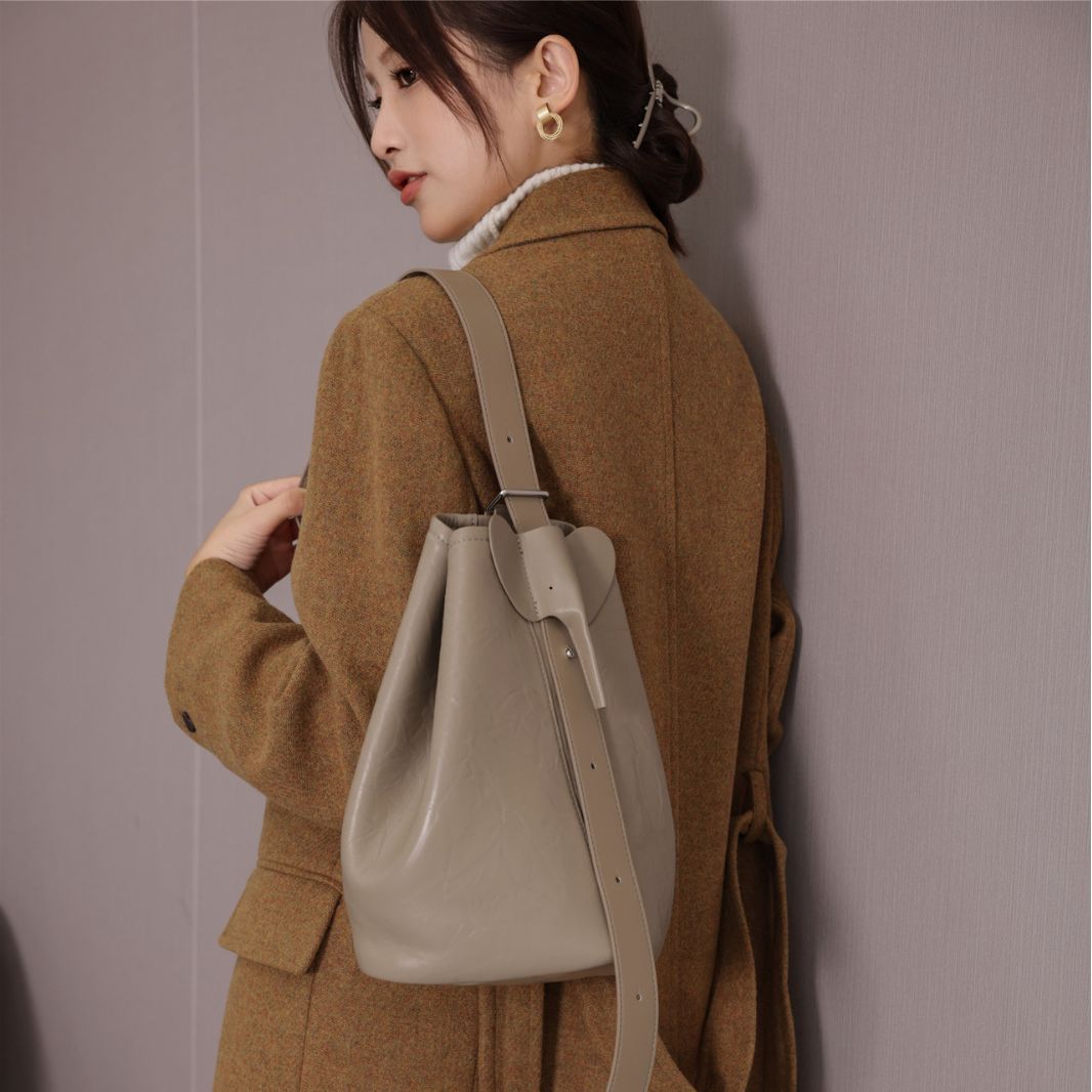 Women's Top Layer Cowhide Soft Leather Niche Large Handbags