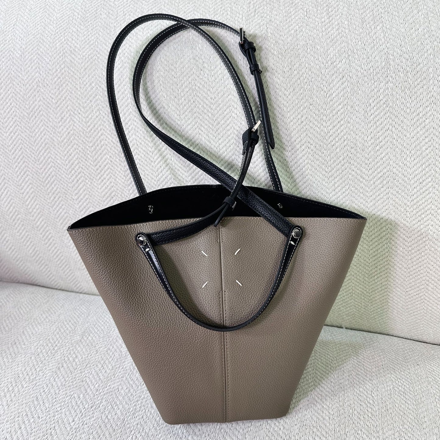 Layer Cowhide Large Capacity Commuter Unique Bucket Bags