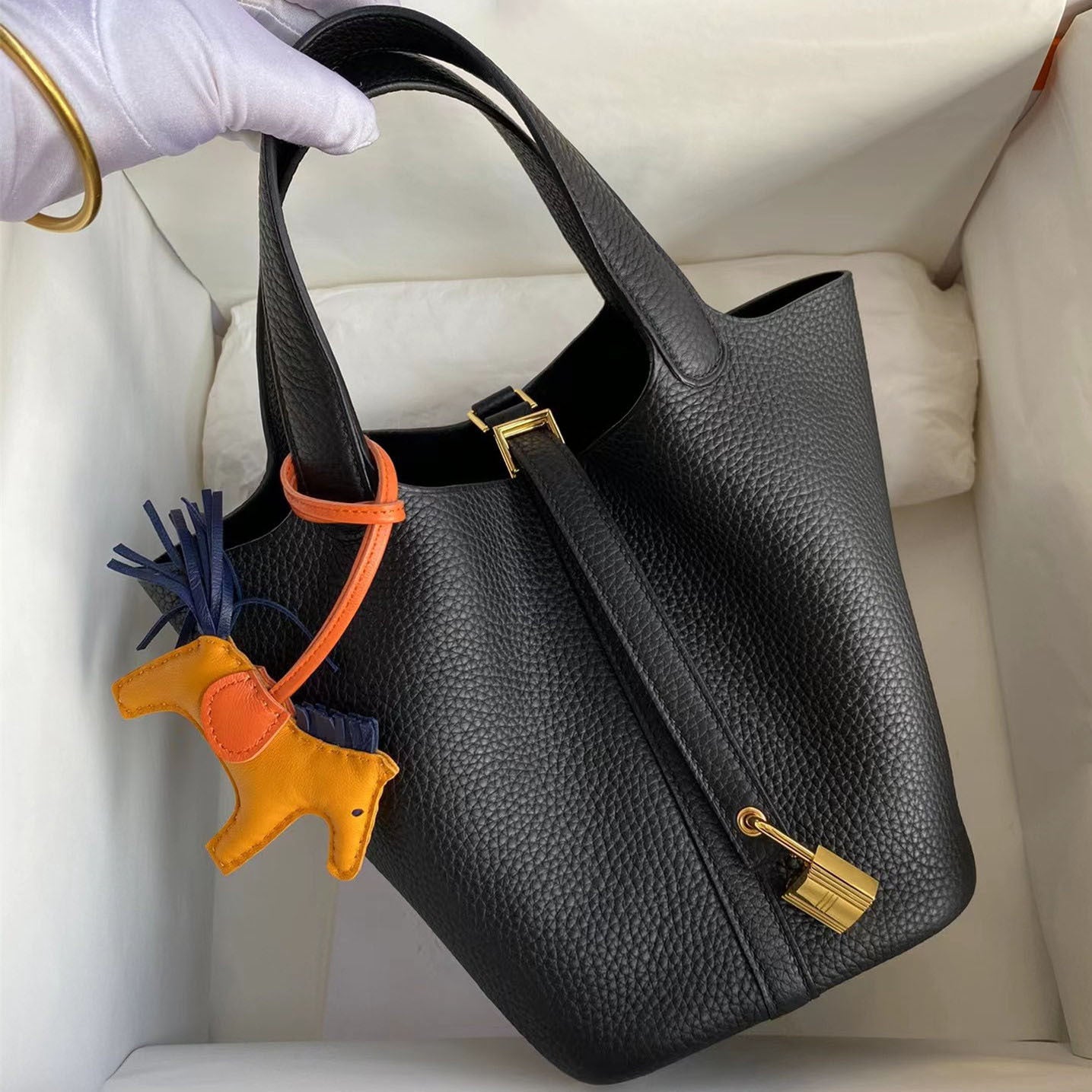 Women's Handmade Wax Line Vegetable Basket Cowhide Lychee Pattern Elephant Bags
