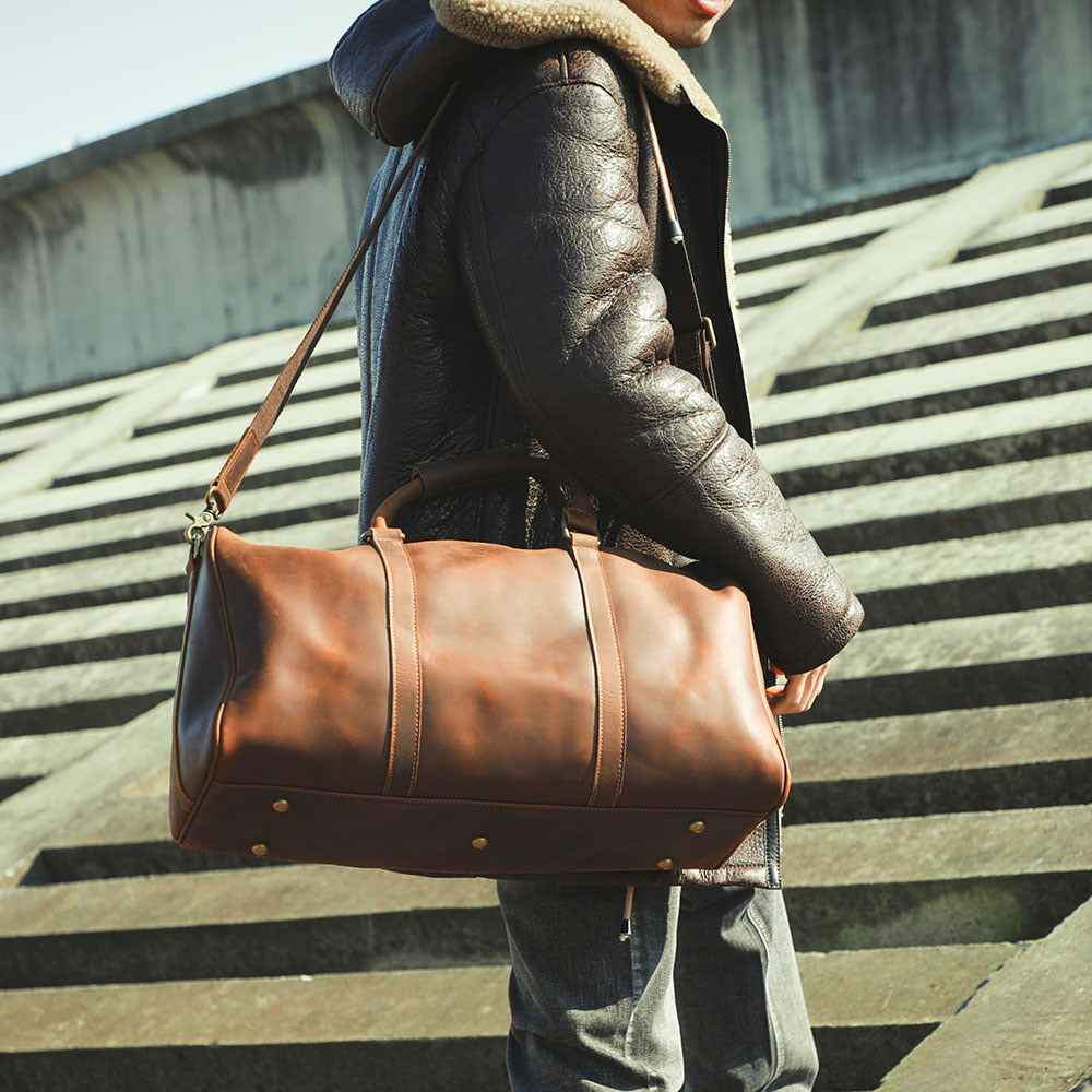 Men's Leather Large Capacity Classic Genuine Retro Travel Bags