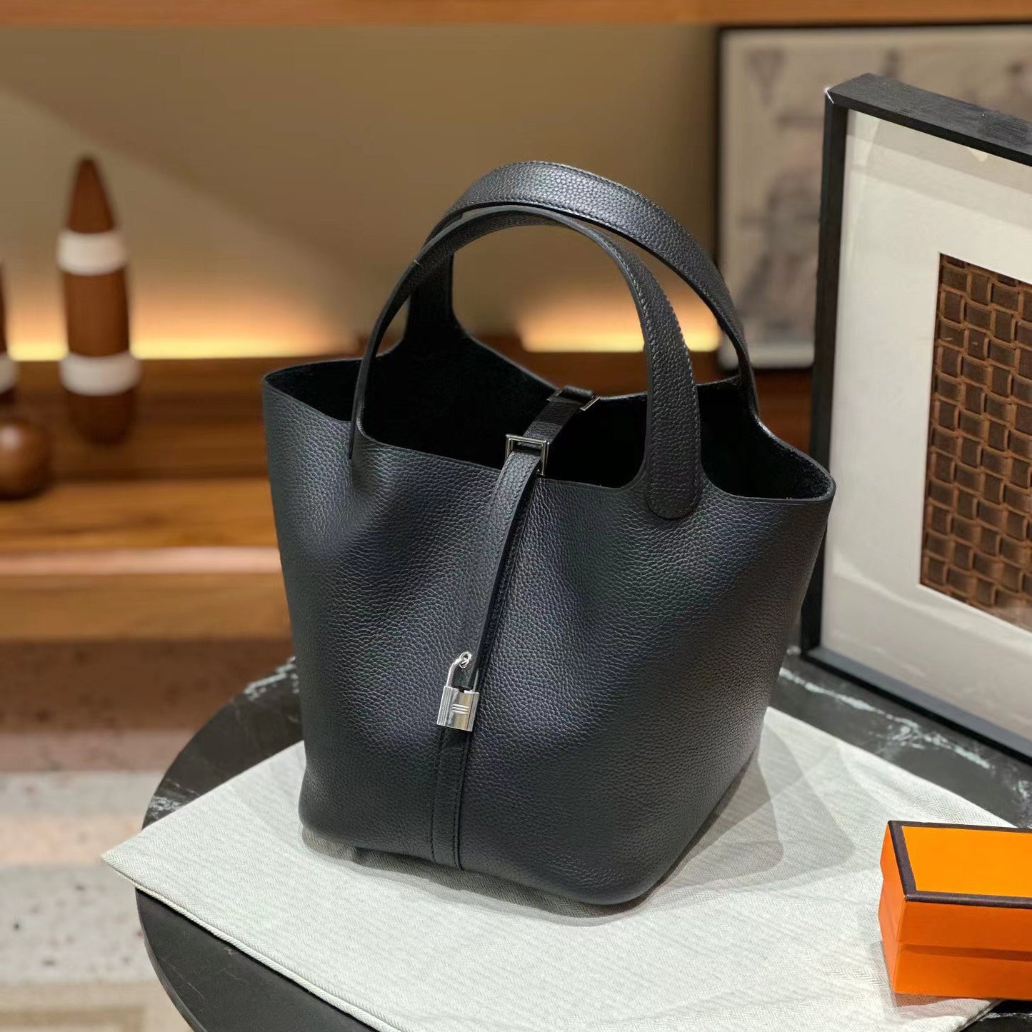 Women's Leather Litchi Pattern Hand Holding Handmade Handbags