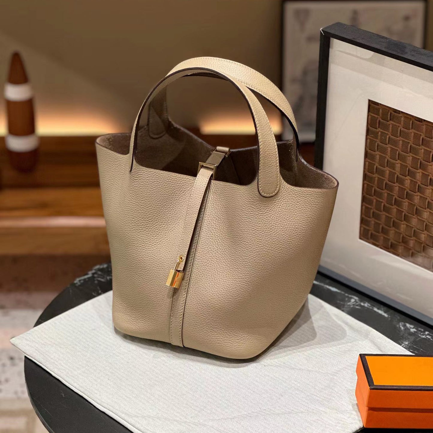 Women's Leather Litchi Pattern Hand Holding Handmade Handbags