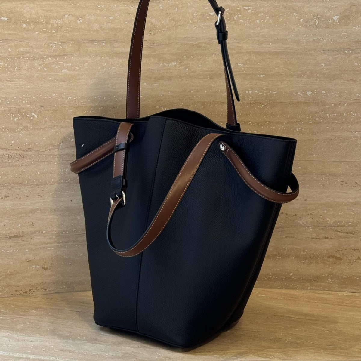 Layer Cowhide Large Capacity Commuter Unique Bucket Bags