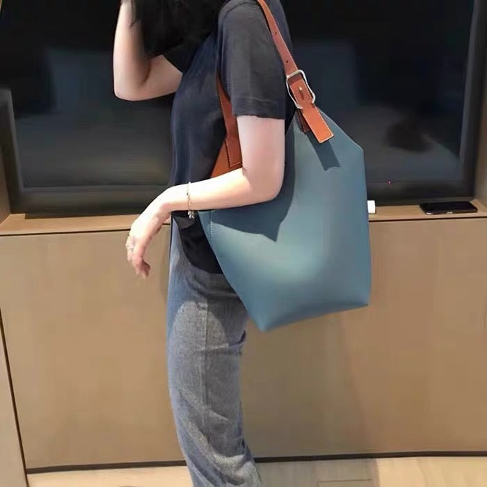 Women's Contrast Color Large Capacity Wide Strap Shoulder Bags