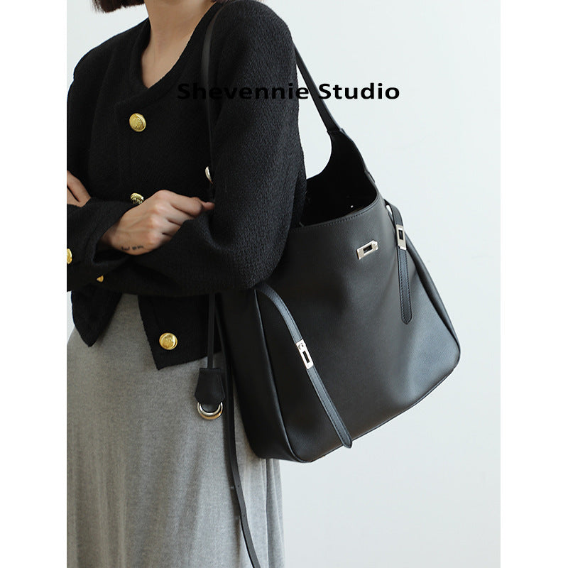 Long-term Practical Cowhide Large Capacity Underarm Bucket Bags