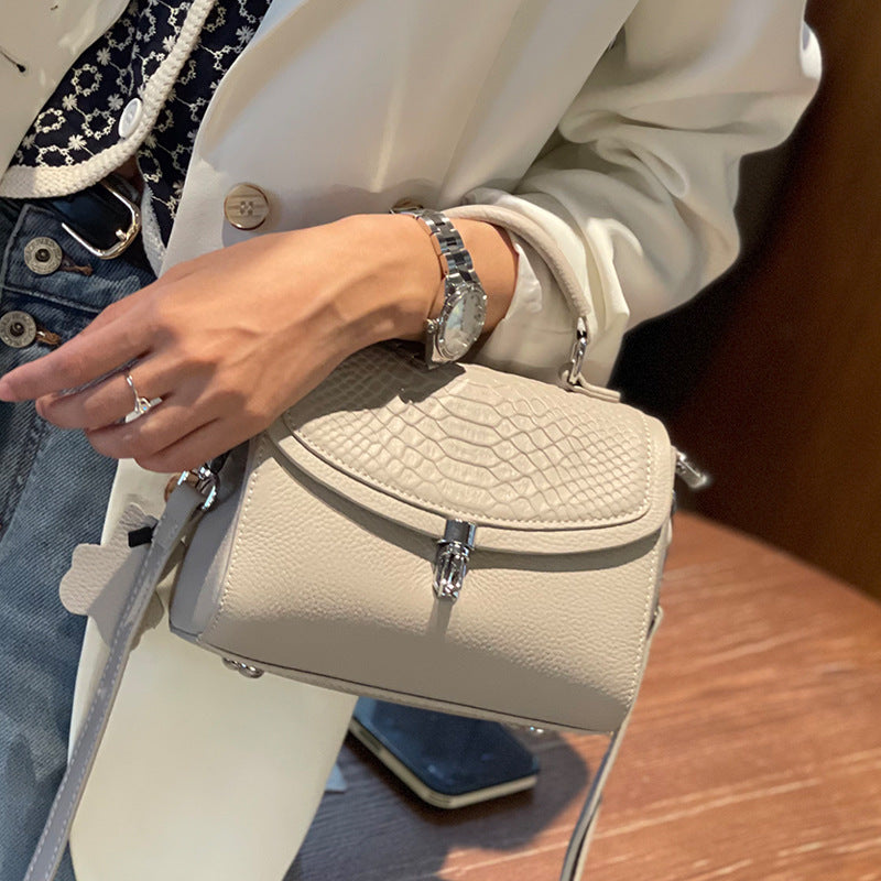 Women's First Layer Cowhide Leather Genuine High Sense Handbags