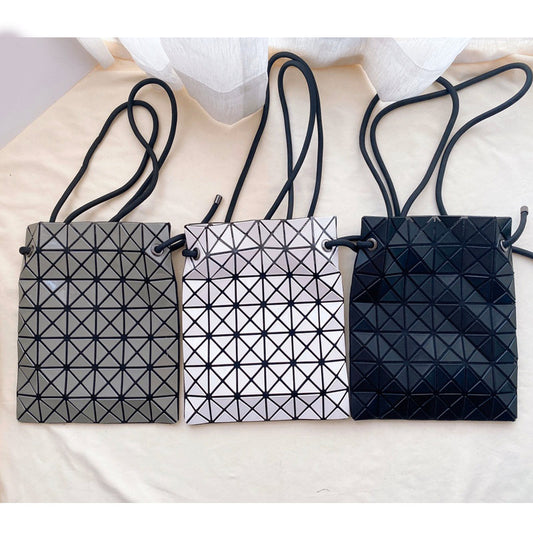 Women's Original Stitching Diamond Pattern Drawstring Round Shoulder Bags