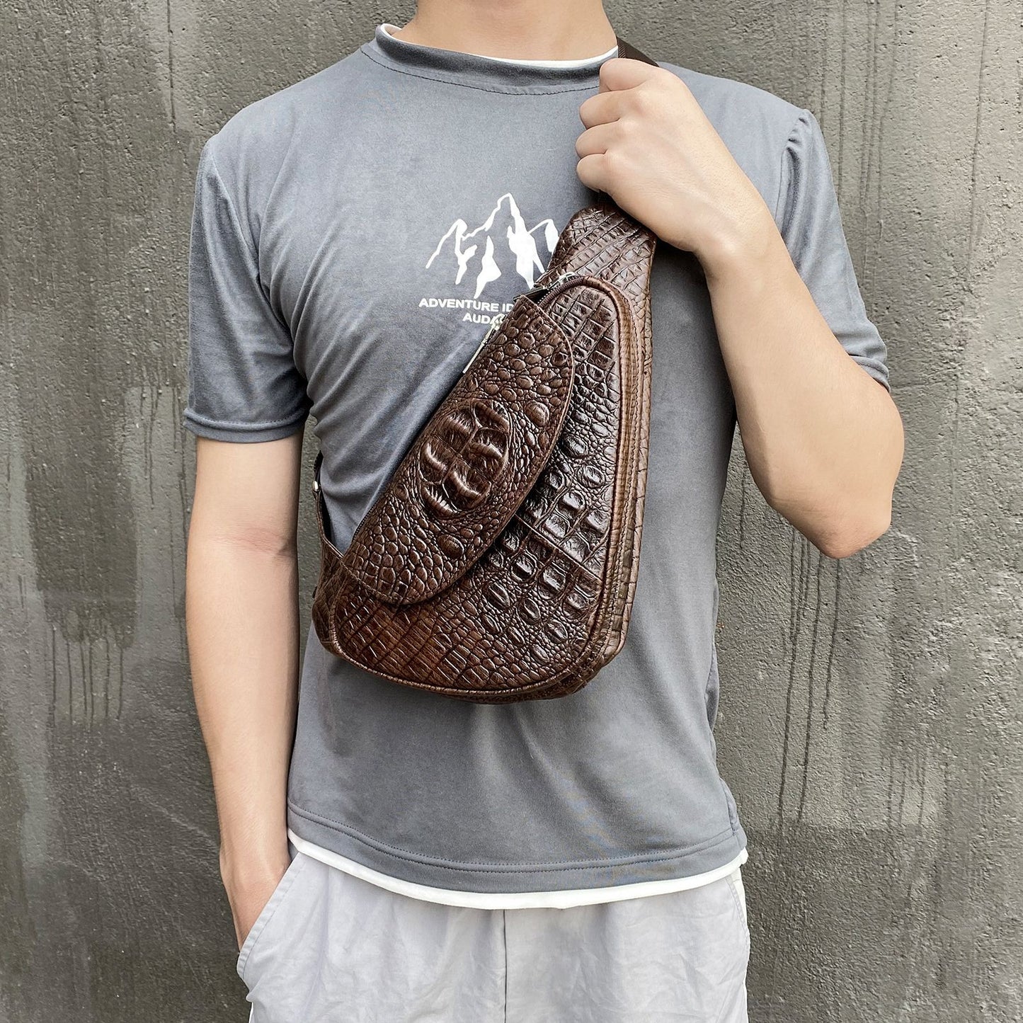 Men's Stylish Crocodile Pattern Leather Cowhide Bags