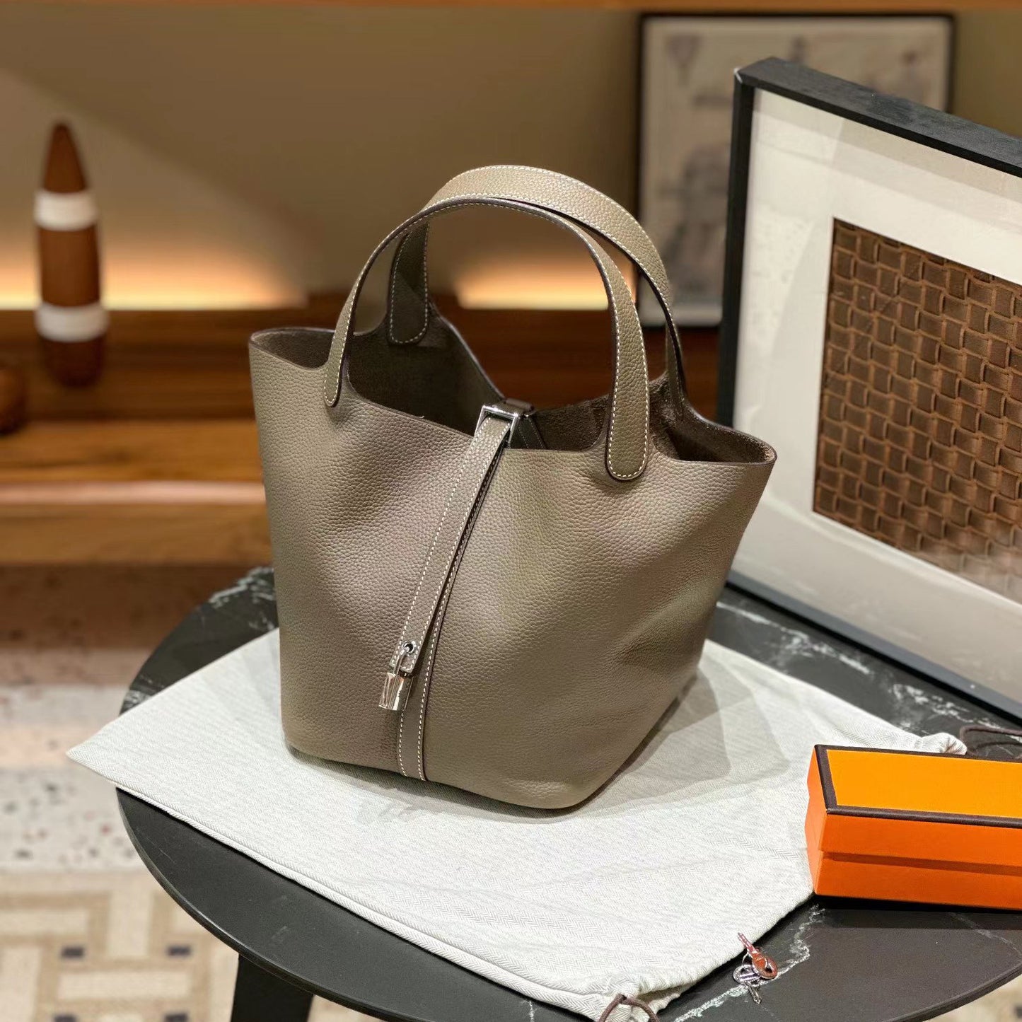 Women's Leather Litchi Pattern Hand Holding Handmade Handbags