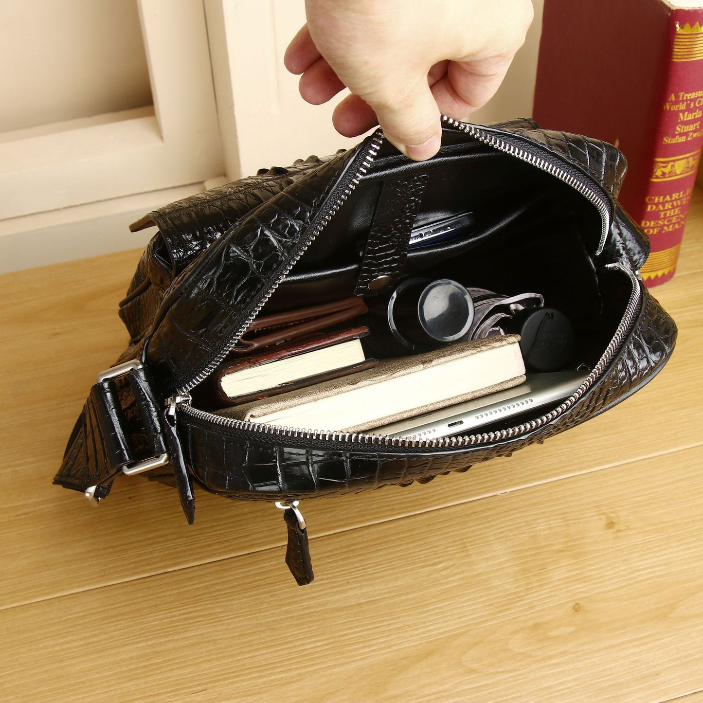 Men's Glamorous Crocodile Pattern Business Fashion Men's Messenger Bags