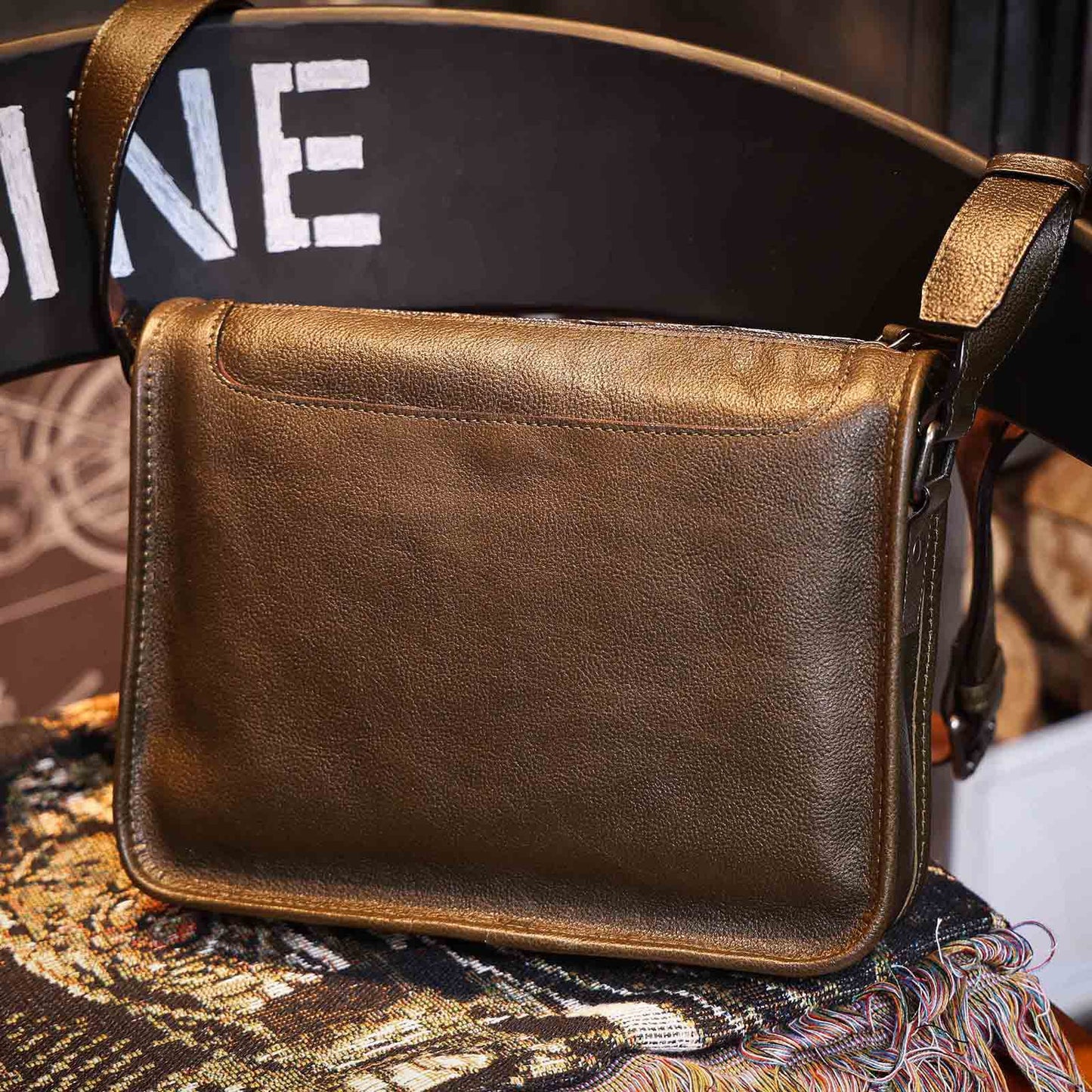 Men's First Layer Cowhide Retro Handmade Vegetable Men's Messenger Bags