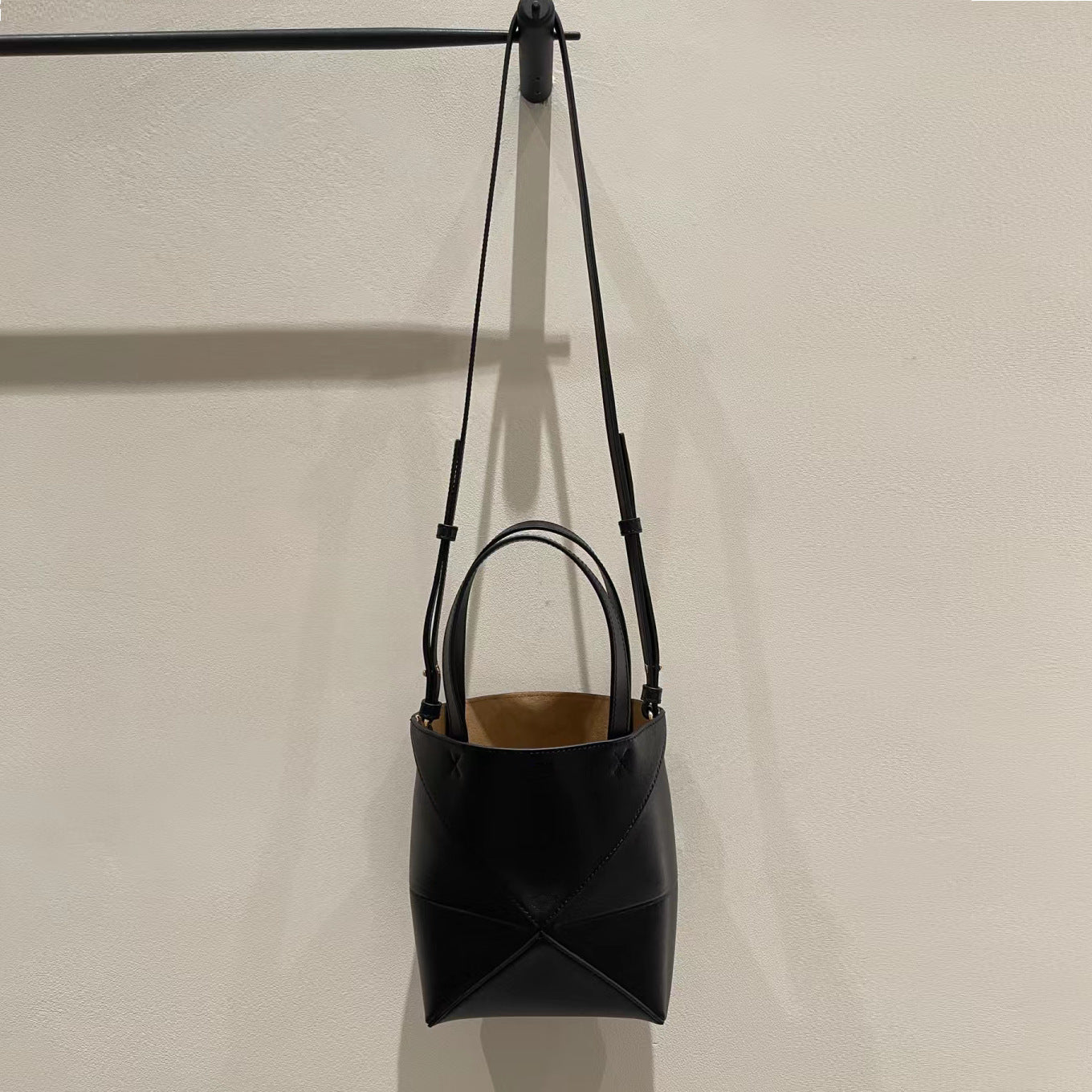 Women's Cowhide Folding Geometric Portable For Bucket Bags