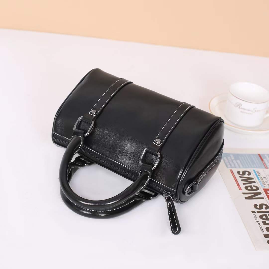 Women's Leather Fashion Oil Wax Cowhide Classic Bags