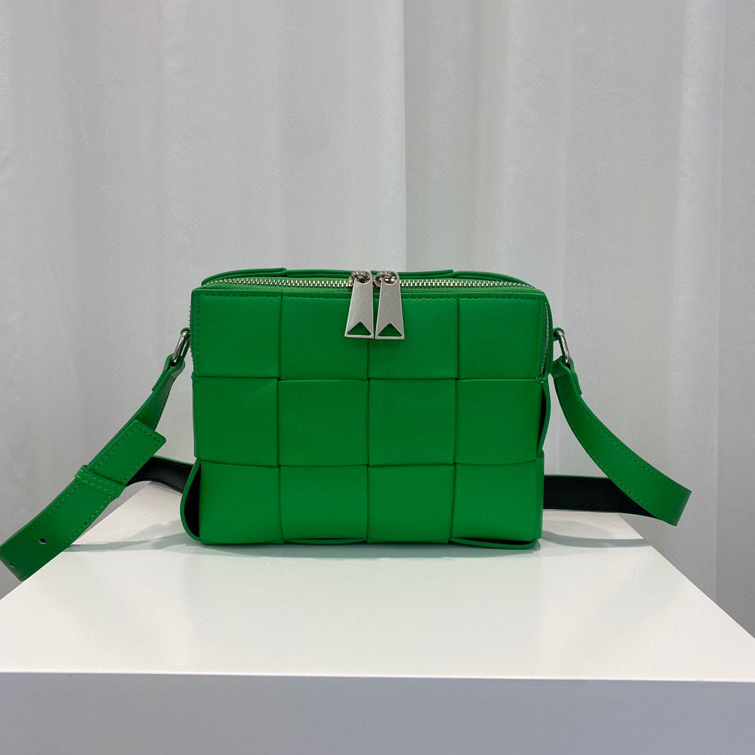 Volume Dark Green Parrot Woven Double Crossbody Bags