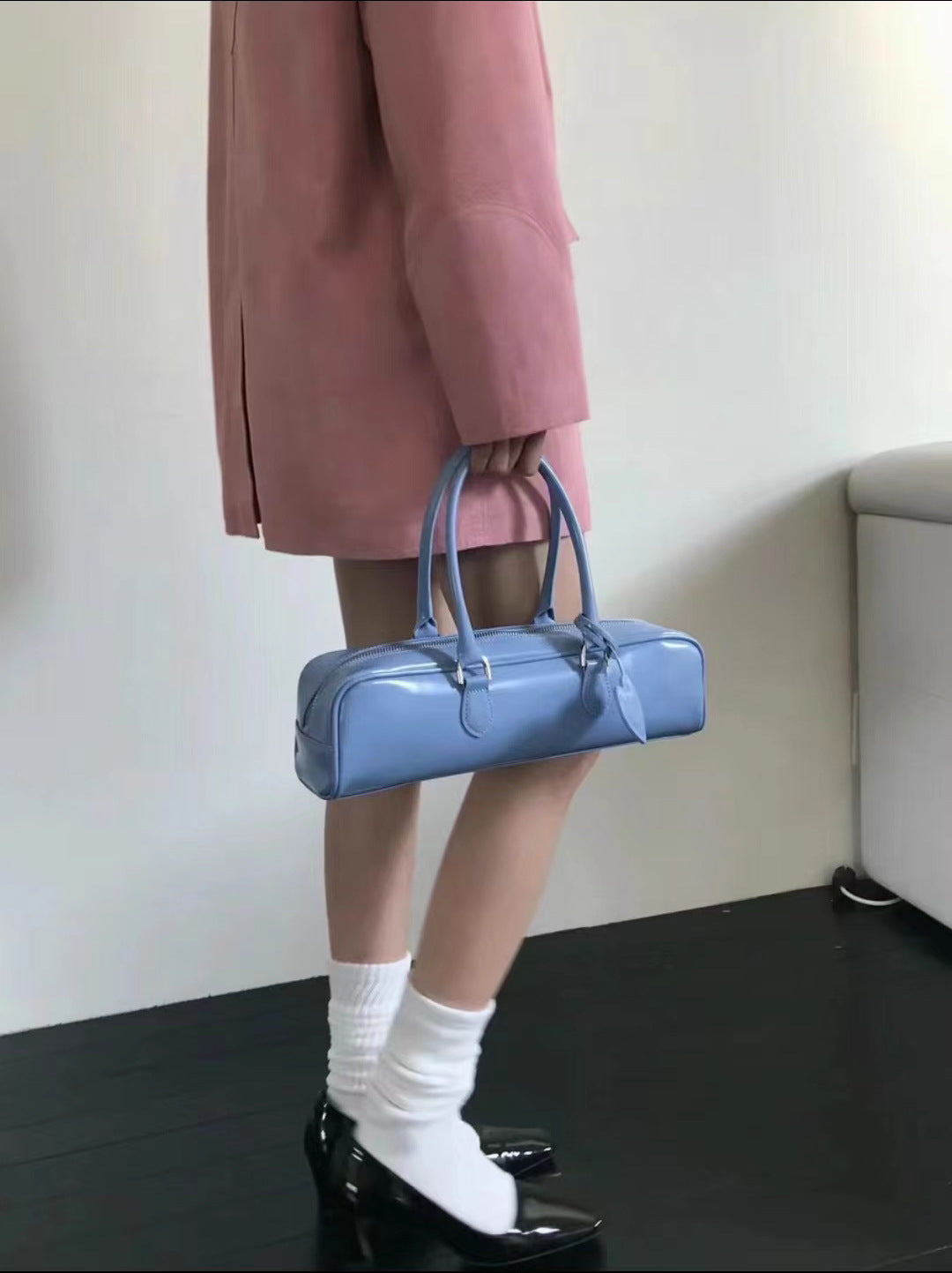 Niche Love Baguette Retro High-grade Patent Leather Shoulder Bags