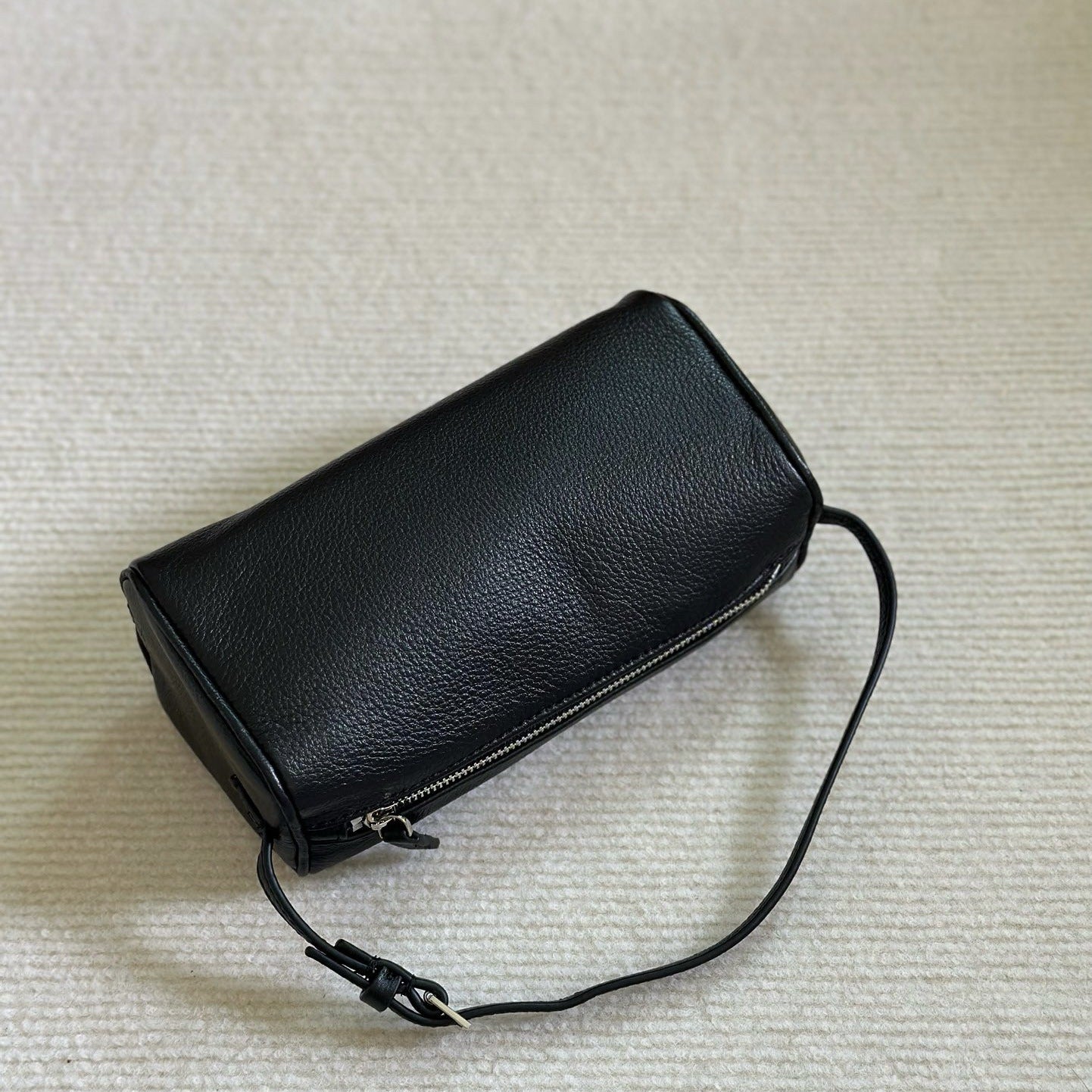 Women's Layer Cowhide Niche Designer High-grade Cylinder Handbags