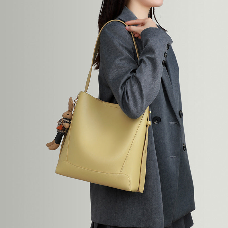 Women's Genuine Leather High-grade Large Capacity Commuter Bags