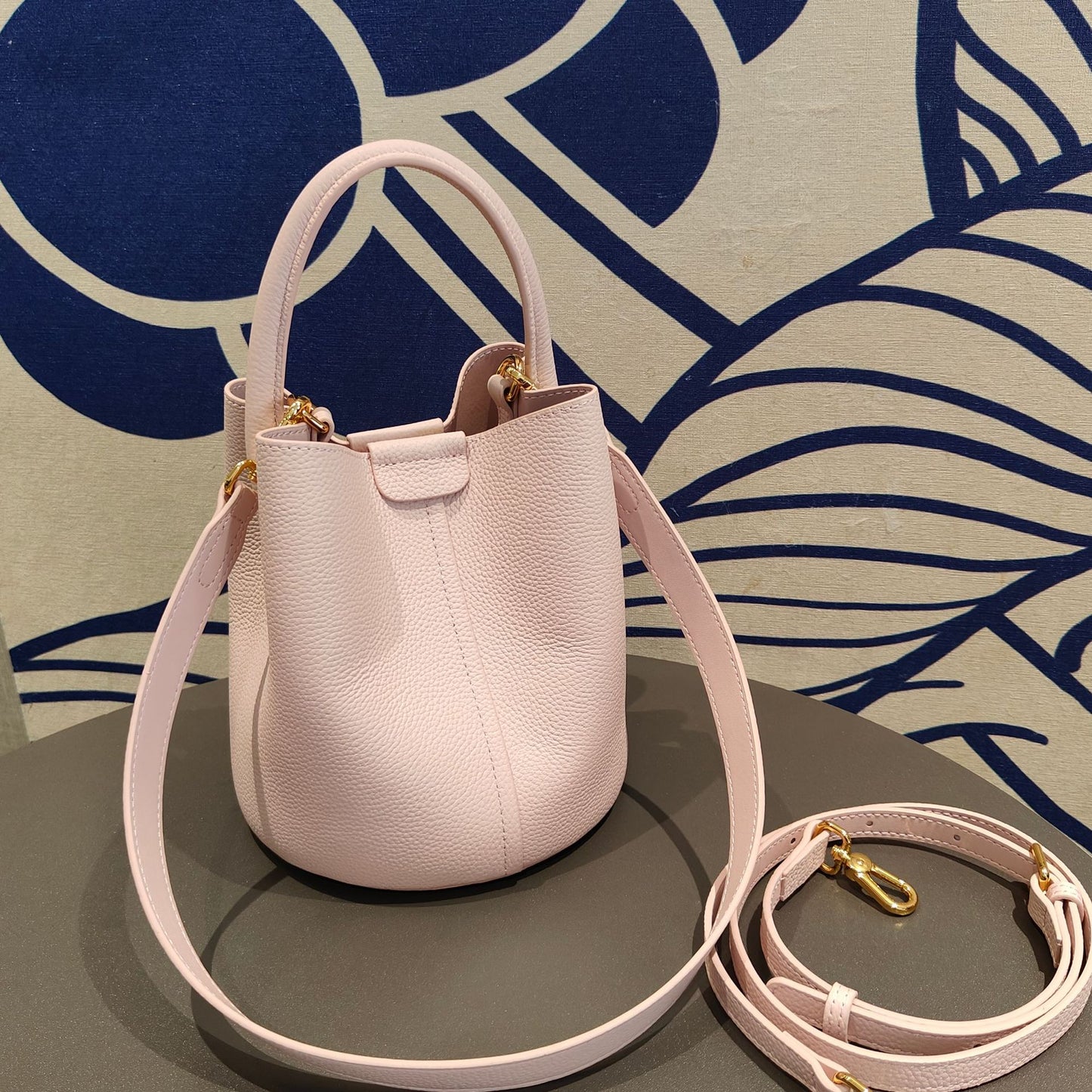 Women's High-grade Leather First Layer Cowhide Soft Bucket Bags