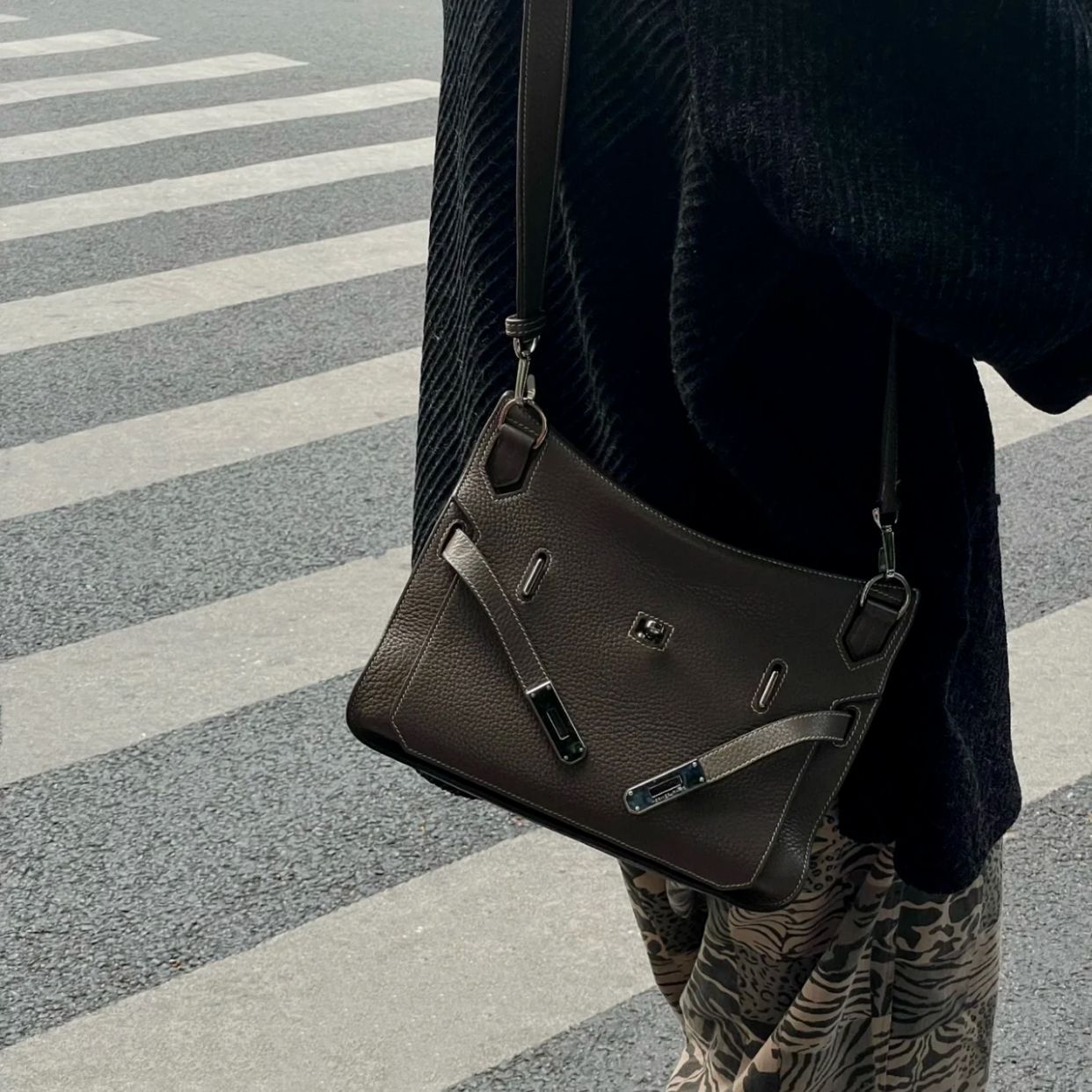 Women's & Men's & First Layer Cowhide Gypsy Twist Shoulder Bags