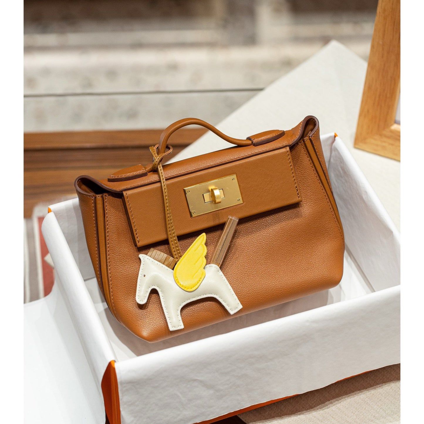 Women's Imported First Layer Cowhide Steel Hardware Shoulder Bags