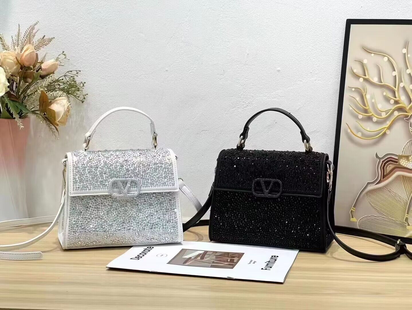 Women's Mini Diamond Rhinestone Flip Retro Chain Handbags