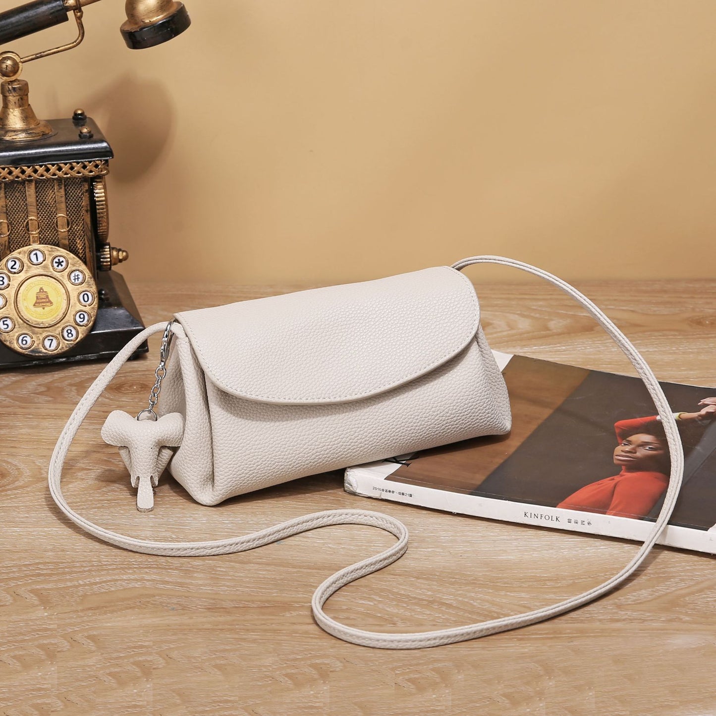 Women's Layer Cowhide Fashion Summer Shell Leather Shoulder Bags