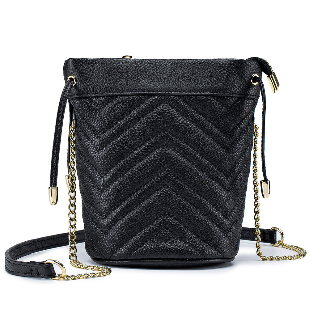 Women's Layer Cowhide Fashion Chain Leather Striped Embroidery Thread One Bags