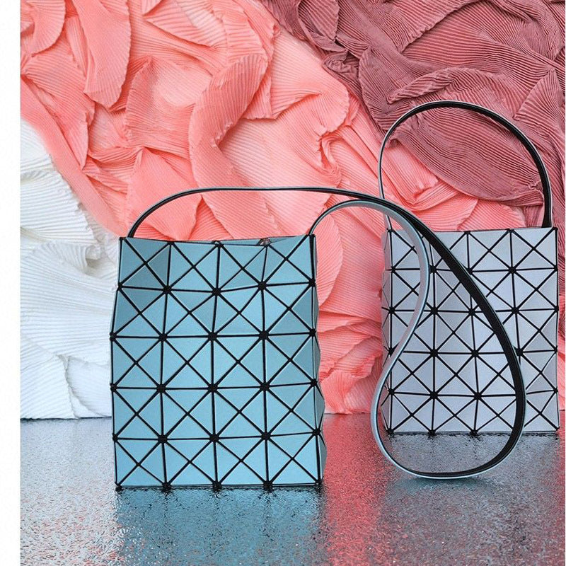Women's Original Limited Box Diamond Pattern Mobile Crossbody Bags