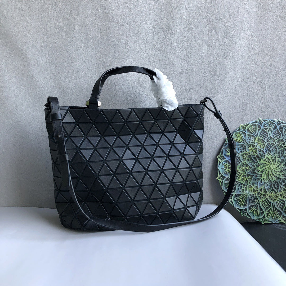 Plaid Female Niche Cold Door Single Portable Bucket Bags