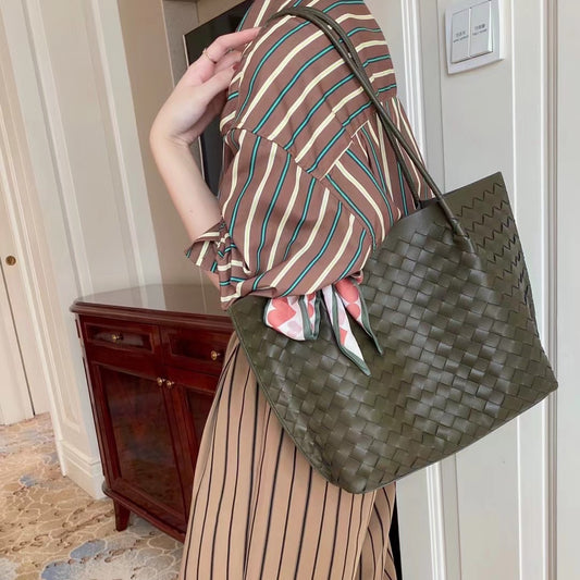 Women's Soft Cowhide Hand-woven Genuine Leather Vegetable Shoulder Bags