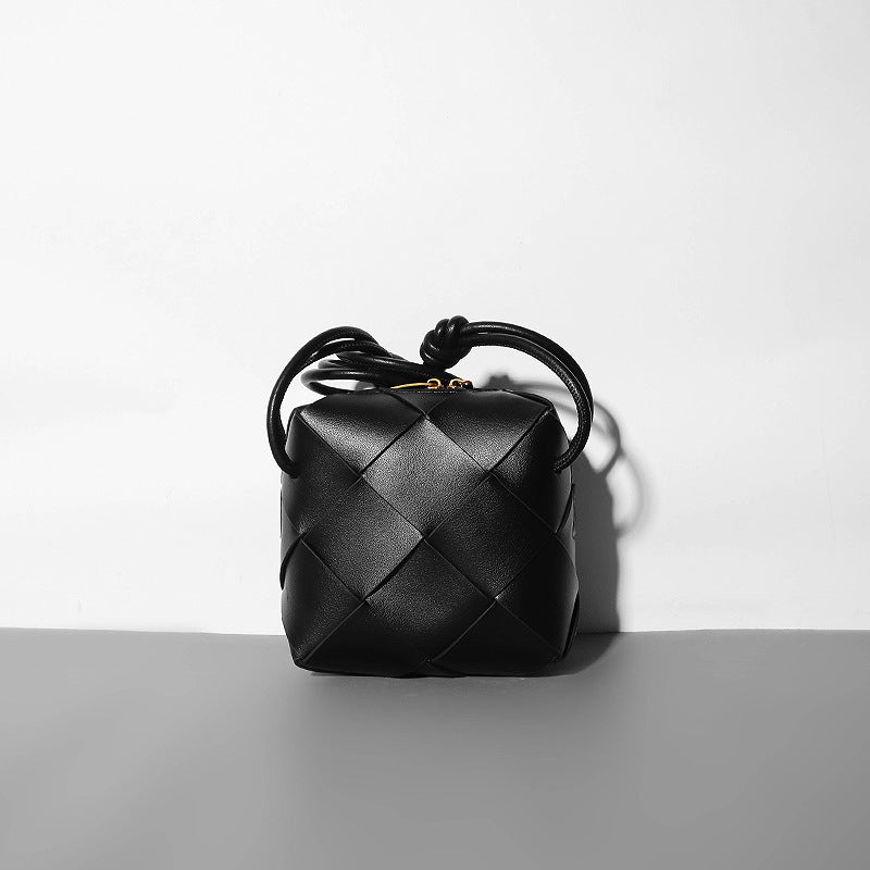Pretty Fashion Woven Box Diamond Style Shoulder Bags