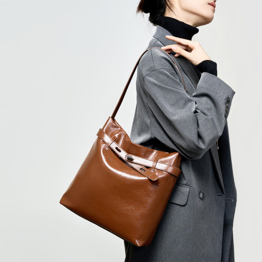 Women's Leather Oil Wax Large Capacity Commuter Crossbody Bags