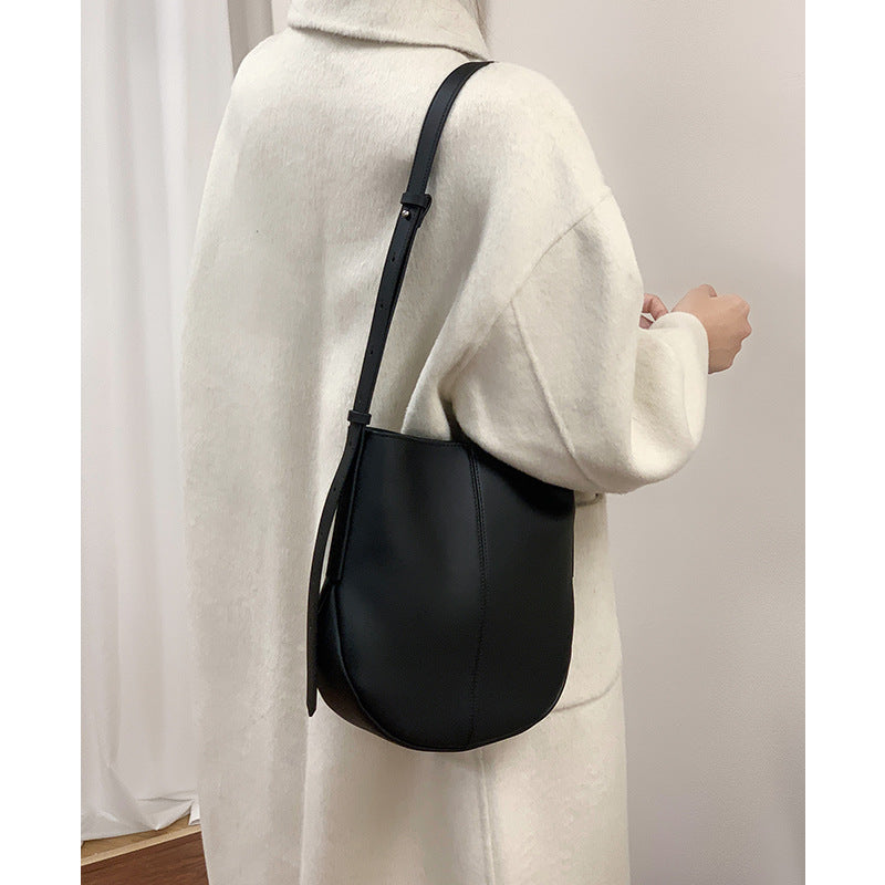 Women's Large Capacity Cowhide Simple Commuter Leather Bucket Bags