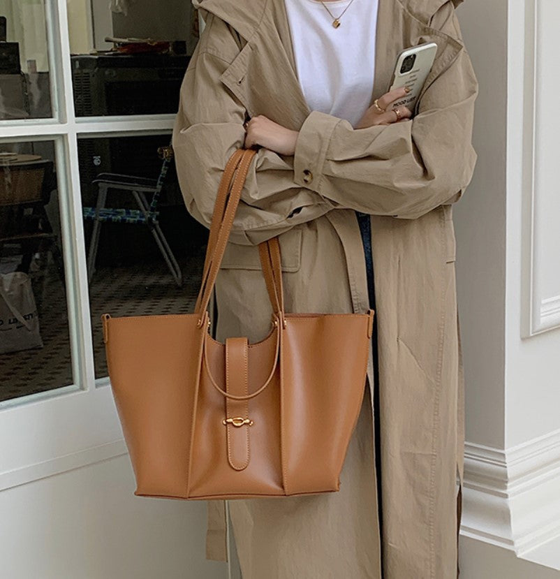 Large Capacity Soft Leather Retro Commuting Shoulder Bags