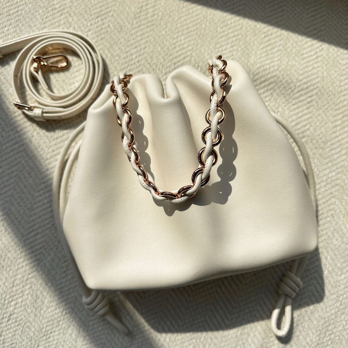Mi Leather Drawstring Chain Lucky Cloud Bucket Bags
