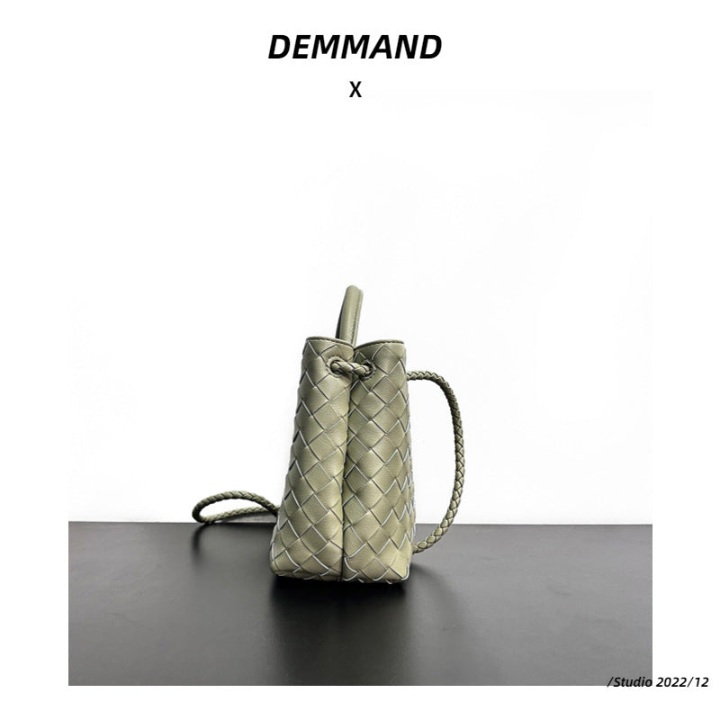 Women's Design Spring Metal Cord Fastener Woven Shoulder Bags