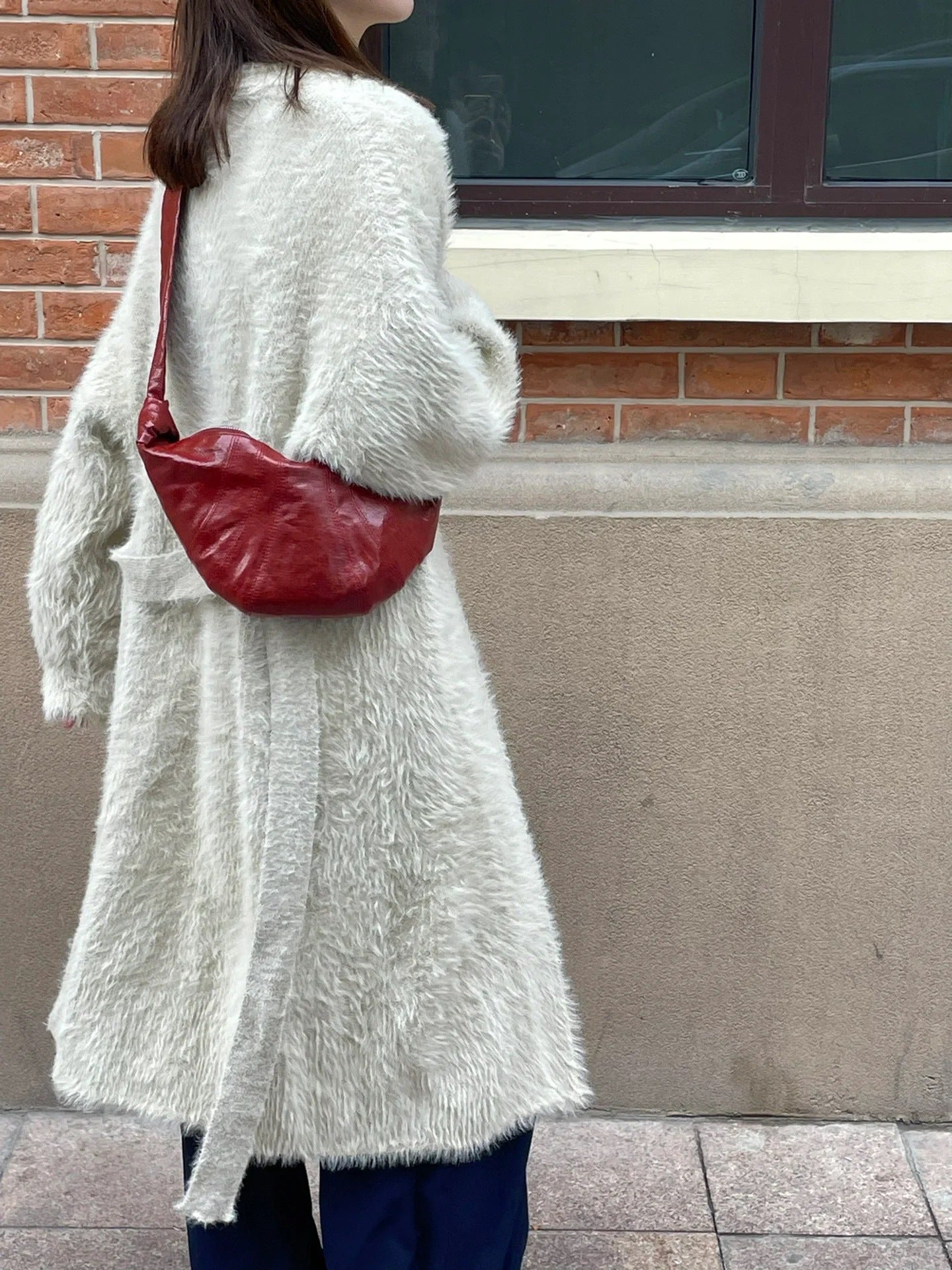 Linen Coated Croissant Niche Ode Advanced Texture Crossbody Bags