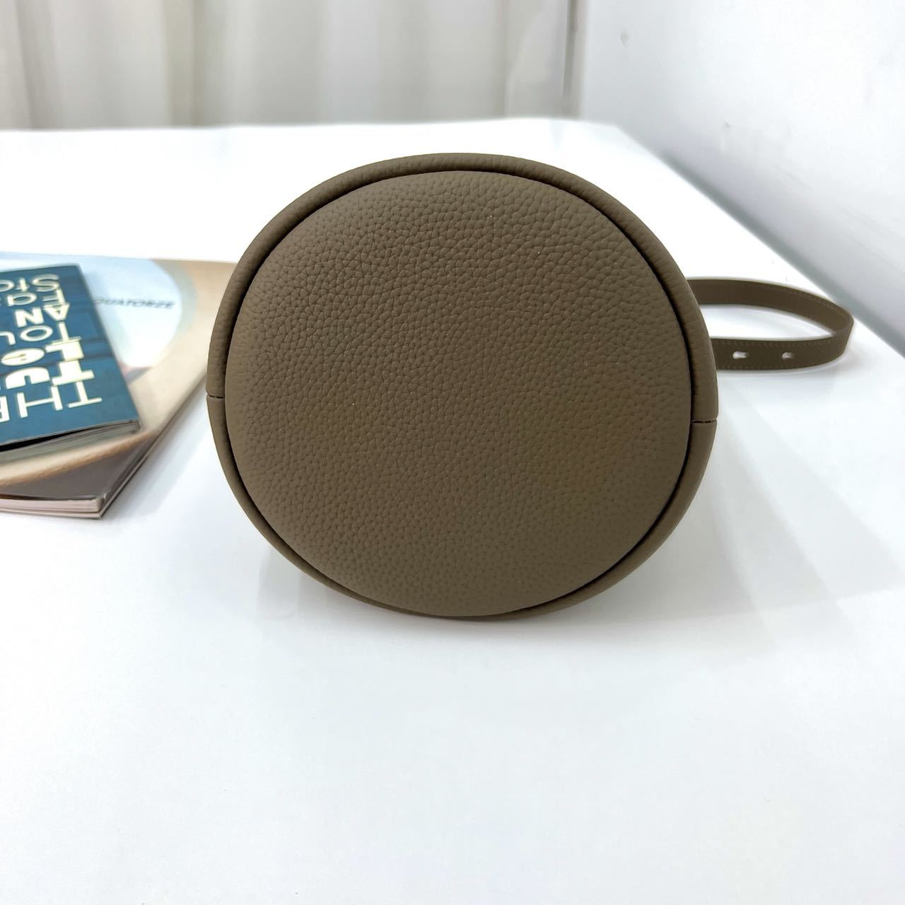 Cool Women's Creative Minority Fashion Commute Bags