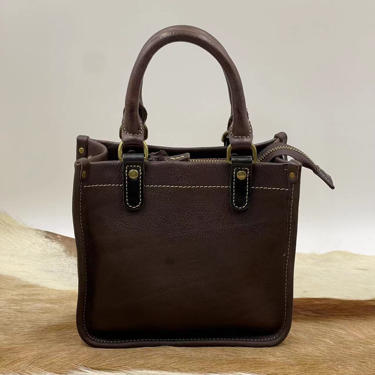 Women's Vegetable Tanning Leather Hand Holding Goddess Crossbody Bags
