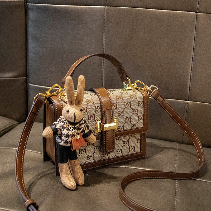 Women's Summer Underarm Fashion High-grade Hand-held Temperament Crossbody Bags